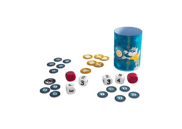 De Dobbelbeker - Siggi Safe van Haba Spellen is een tafel dobbelspel met genummerde dobbelstenen, zwarte en witte lopers, oranje symbool lopers en een blauwe cilinder met een geïllustreerde superheld wolf.