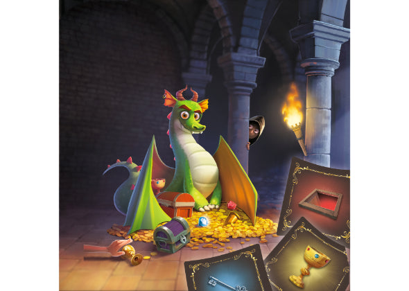 Dragonella van Haba Spellen: In een schemerige stenen kerker zit de vriendelijke groene draak Dragonella op goud en speelgoed. Een kind met een schild gluurt rond een pilaar terwijl kaarten een sleutel, bokaal en rode edelsteen onthullen - een magische scène uit dit betoverende bordspel.